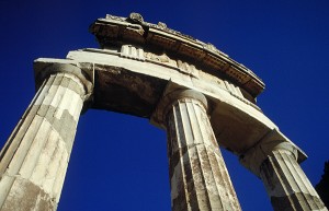 Tholos Im Heiligtum Der Athena Pronaia Delphi Reisefestival De